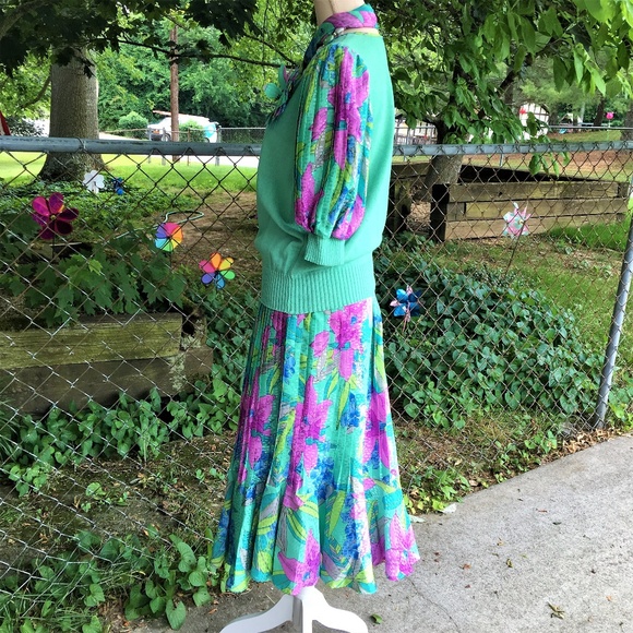 Anthony Sicari Easter Lilly Top & Skirt Set - Picture 2 of 7